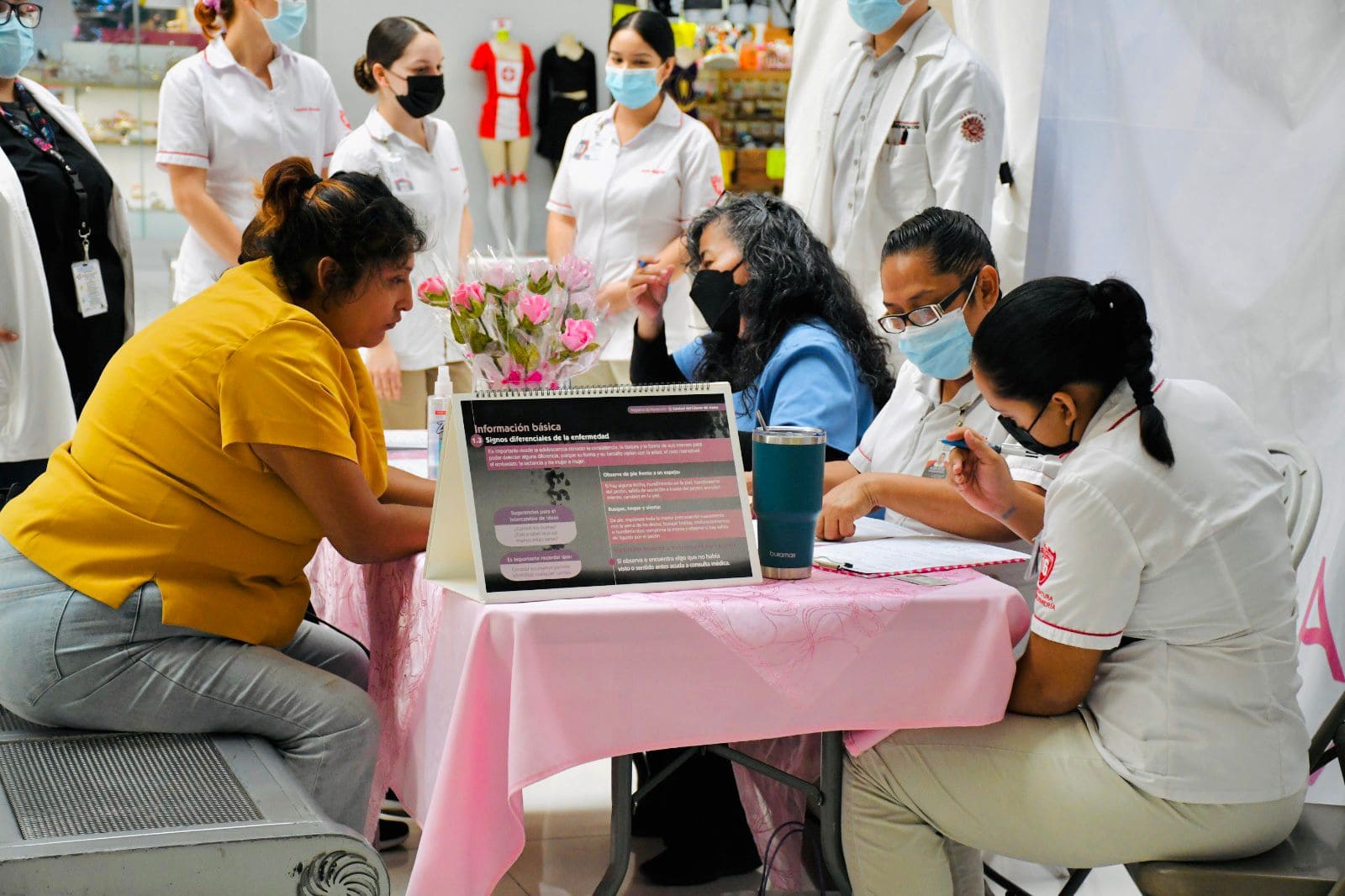 INVITA JURISDICCIÓN SALUD MEXICALI A MÓDULO DE ATENCIÓN A LA MUJER EN PLAZA COMERCIAL