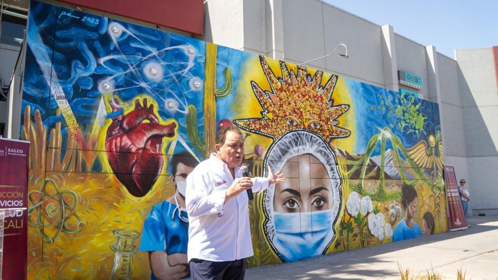 RECONOCEN CON MURAL A PERSONAL DE SALUD QUE ATENDIÓ LA PANDEMIA