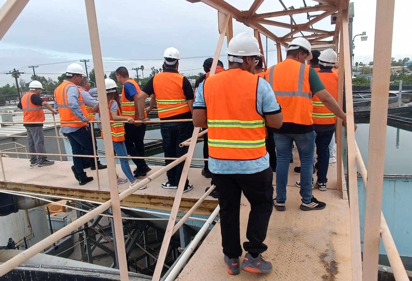 REFUERZA CESPM CONOCIMIENTO DE ESTUDIANTES DE LA UNIVERSIDAD POLITÉCNICA DE BAJA CALIFORNIA DURANTE SU VISITA A LA PLANTA DE AGUA POTABLE #1