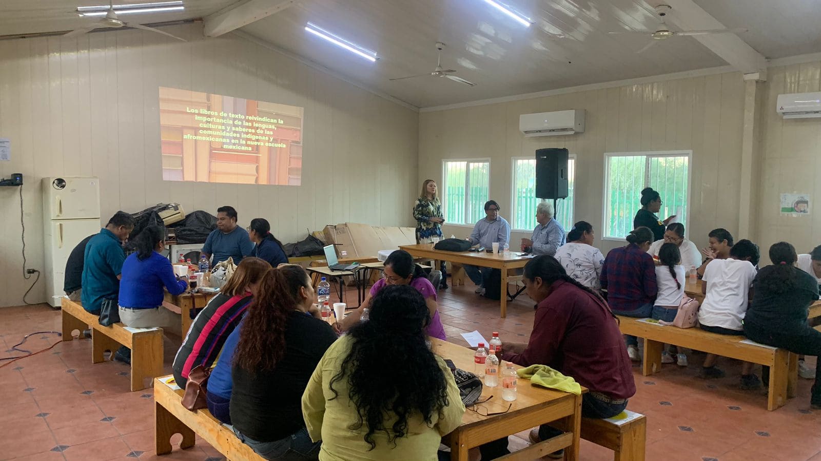 REPRESENTANTES DE LA COMUNIDAD CUCAPAH RECONOCEN INCLUSIÓN DE COMUNIDADES INDÍGENAS EN NUEVOS LIBROS DE TEXTO: SE