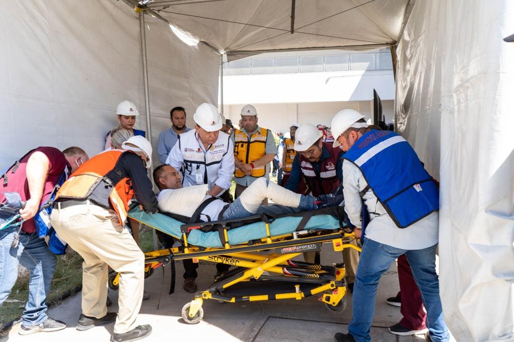 REALIZA SECRETARÍA DE SALUD DEMOSTRACIÓN DE RESCATE Y PRIMEROS AUXILIOS EN SIMULACRO DE SISMO