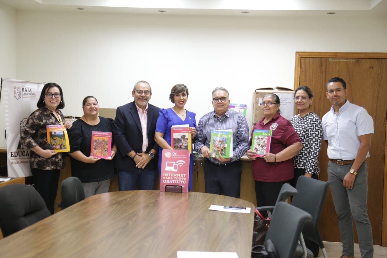 RECIBEN ESCUELAS NORMALES ANTENAS CFE “INTERNET PARA TODOS” Y PAQUETES DE LIBROS DE TEXTO GRATUITOS