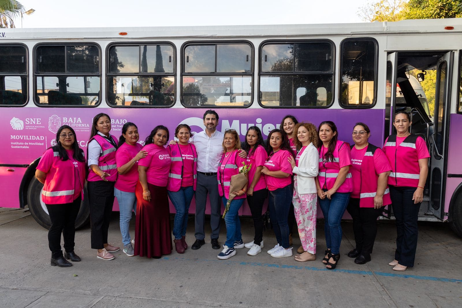 SE GRADÚA PRIMERA GENERACIÓN DE “MUJERES AL VOLANTE” EN TIJUANA: SECRETARÍA DEL TRABAJO BC