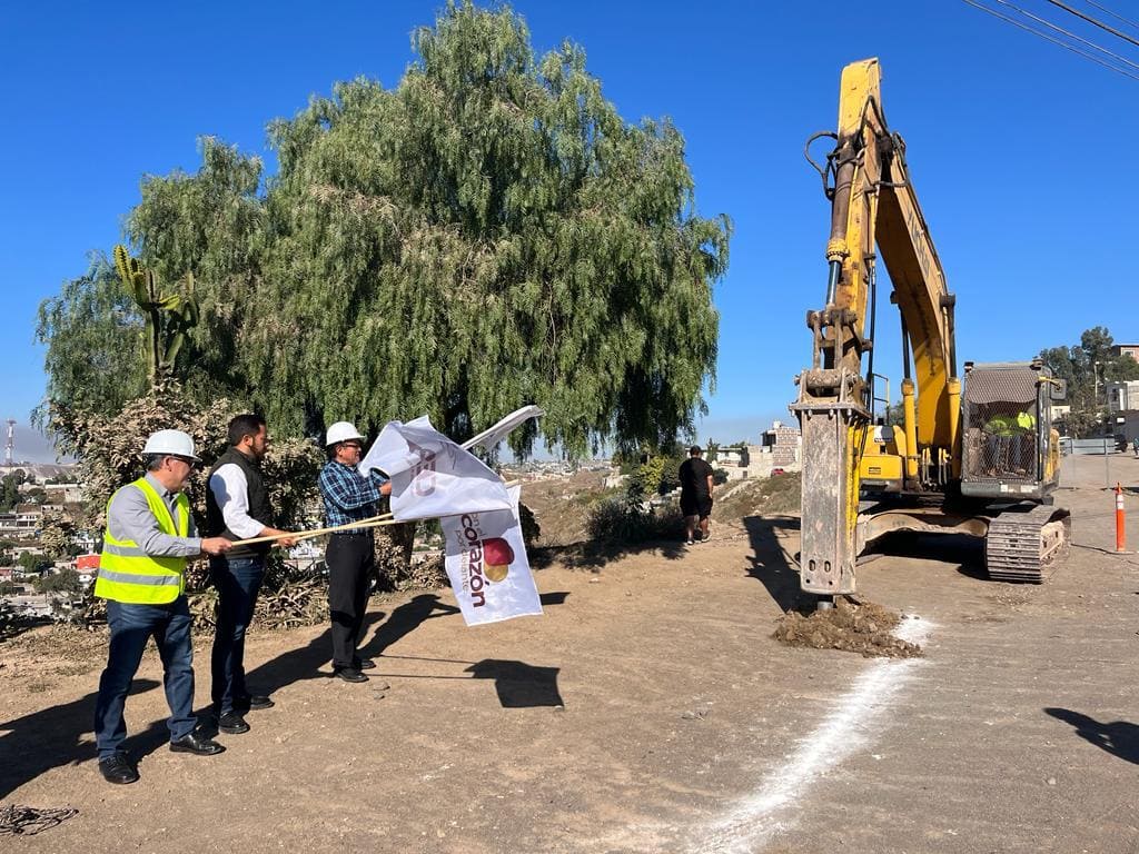 INTRODUCE CESPT ALCANTARILLADO SANITARIO EN LA COLONIA COLINAS DEL SOL EN PLAYAS DE ROSARITO