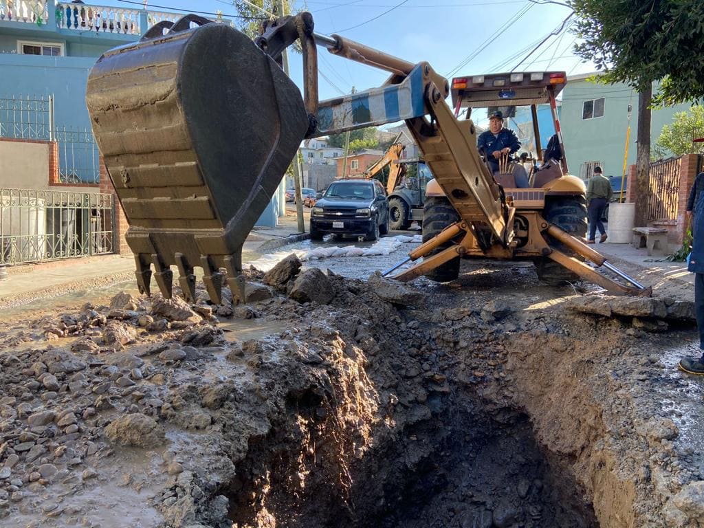 ATIENDE CESPT A HABITANTES DE LA COLONIA UNIÓN CON REPARACIÓN DE RED SANITARIA